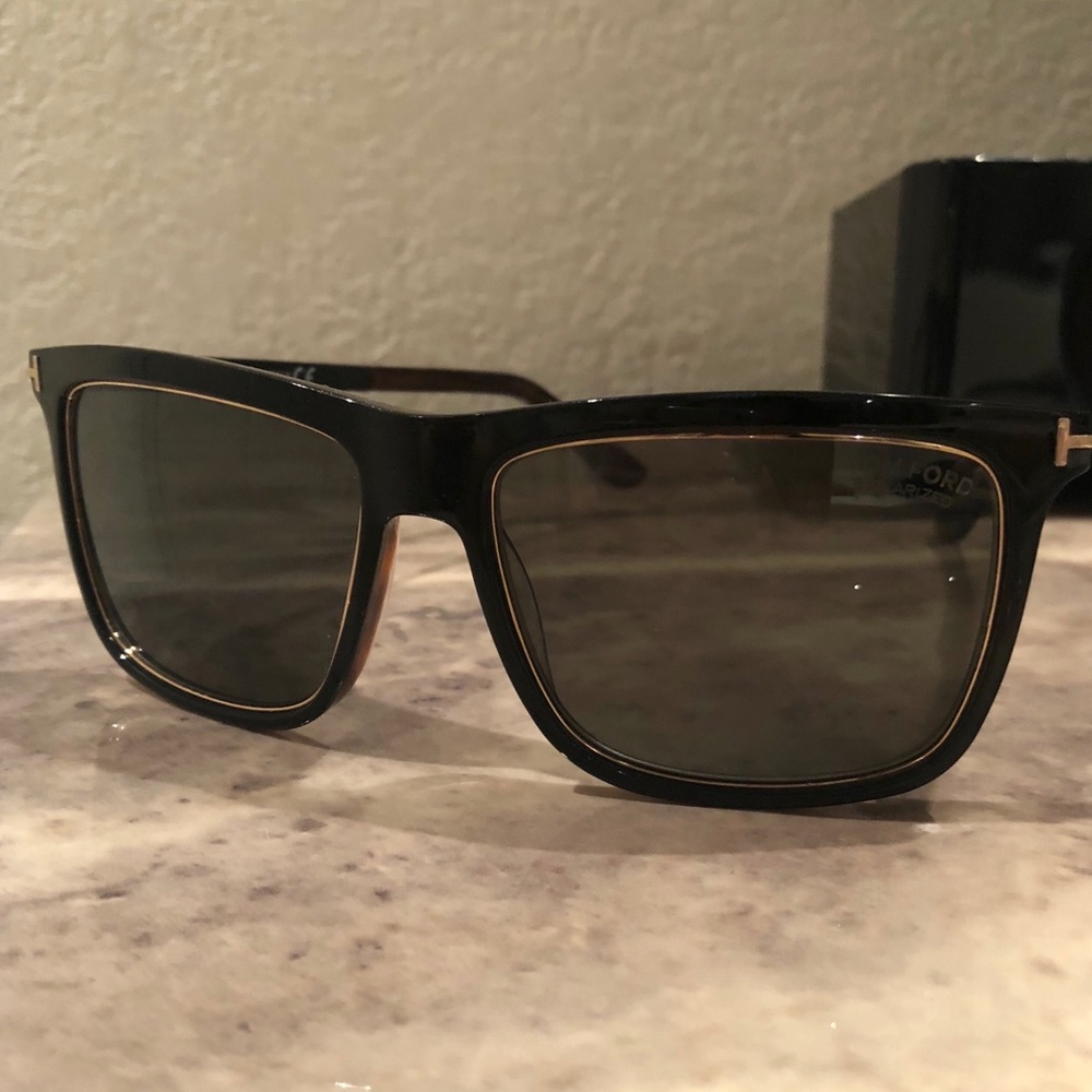 Men Tom Ford Polarized Sunglasses!  🕶